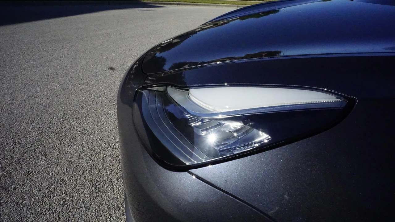 2018 Tesla Model 3 Performance - Image 20 of 31