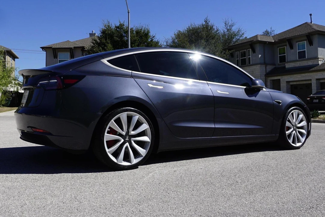 2018 Tesla Model 3 Performance - Image 4 of 31