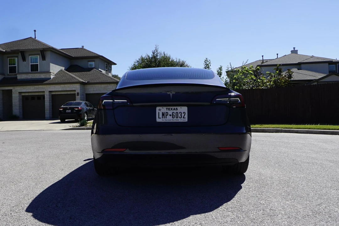 2018 Tesla Model 3 Performance - Image 12 of 31