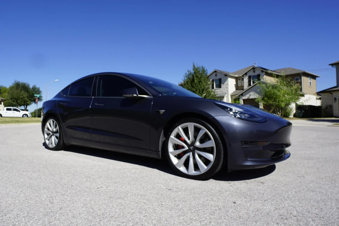 2018 Tesla Model 3 Performance - Image 16 of 31