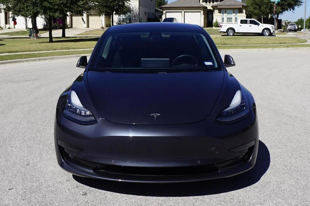 2018 Tesla Model 3 Performance - Image 2 of 31