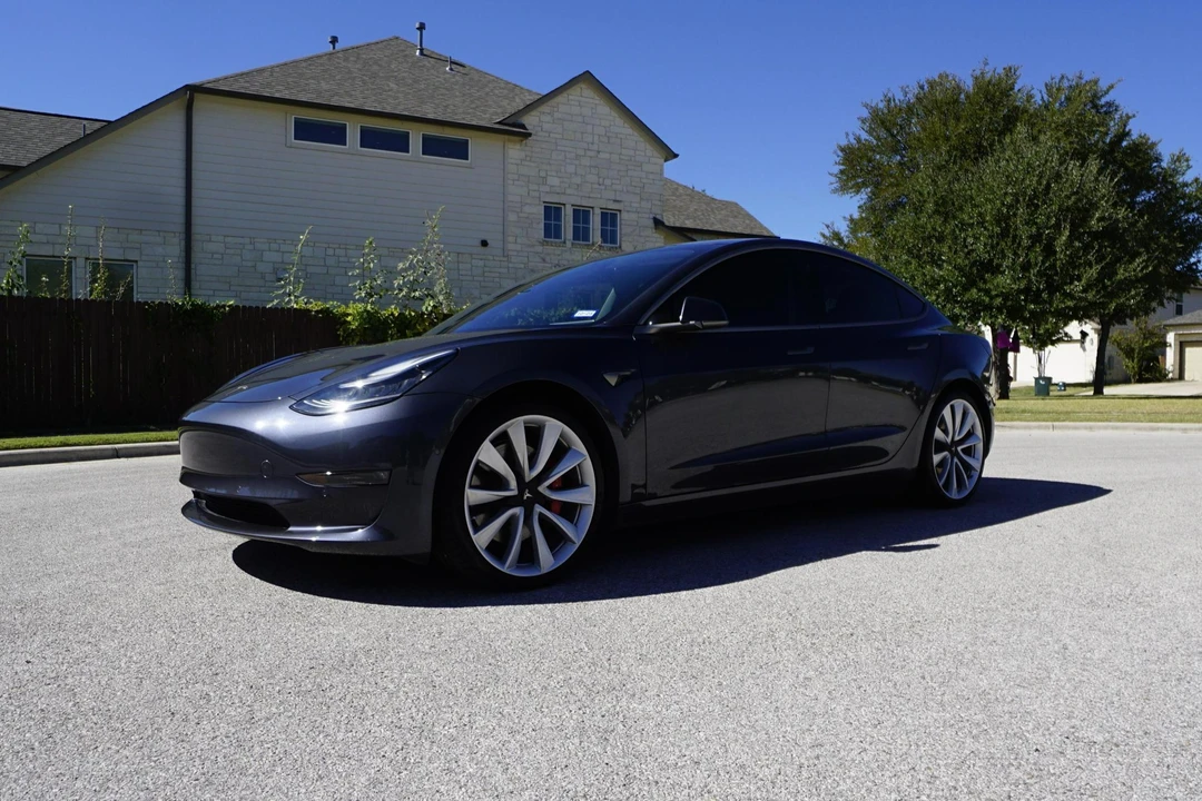 2018 Tesla Model 3 Performance - Image 8 of 31