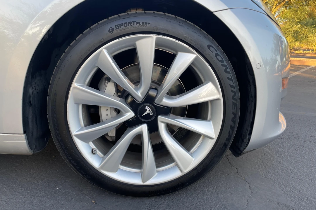 2018 Tesla Model 3 Performance - Image 27 of 31