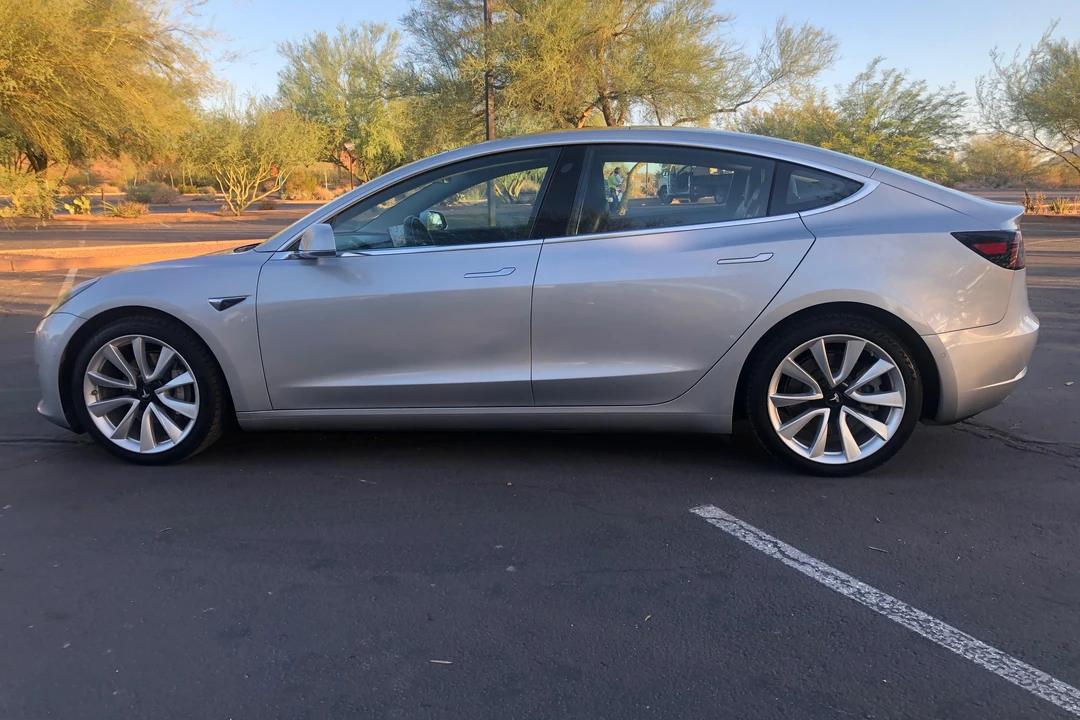 2018 Tesla Model 3 Performance - Image 9 of 31