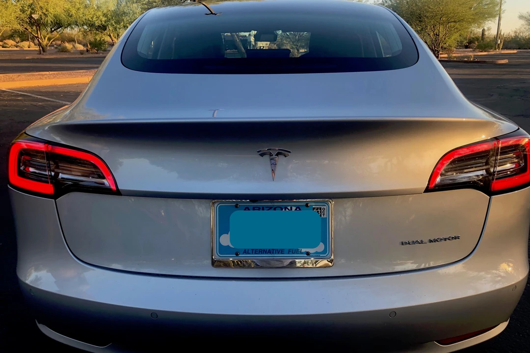 2018 Tesla Model 3 Performance - Image 17 of 31