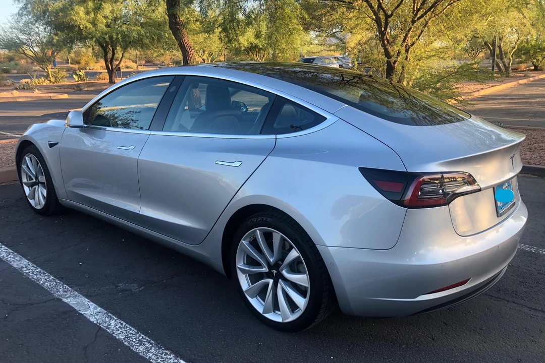 2018 Tesla Model 3 Performance - Image 4 of 31