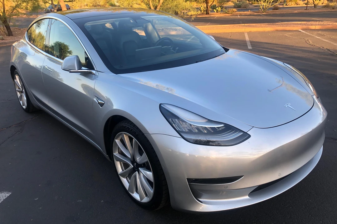 2018 Tesla Model 3 Performance - Image 16 of 31