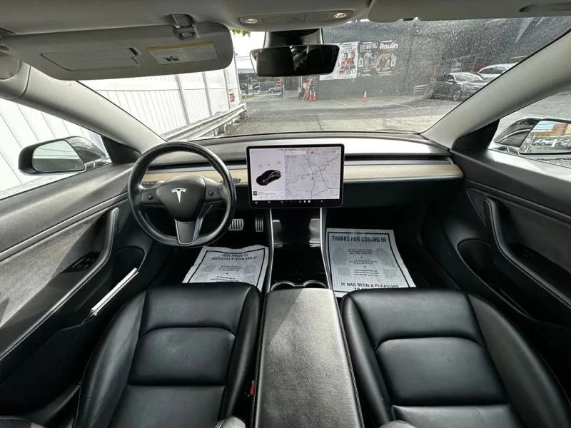 2018 Tesla Model 3 Performance - Image 9 of 12