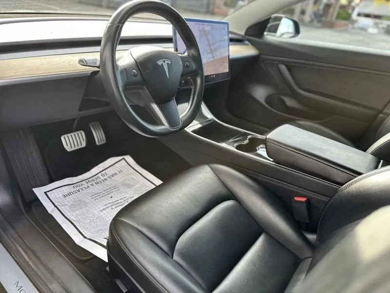 2018 Tesla Model 3 Performance - Image 10 of 12