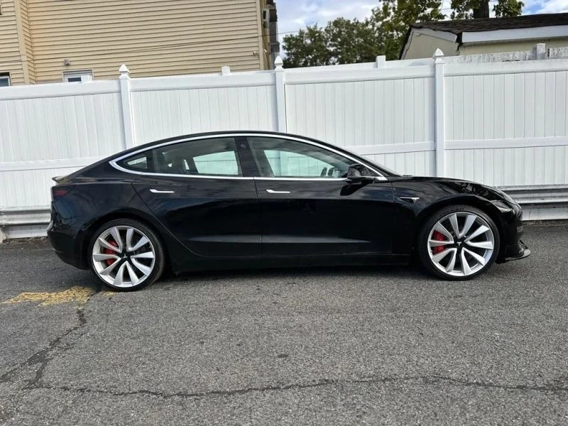 2018 Tesla Model 3 Performance - Image 8 of 12