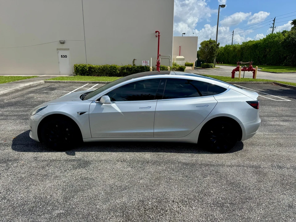 2018 Tesla Model 3 Performance - Image 6 of 31