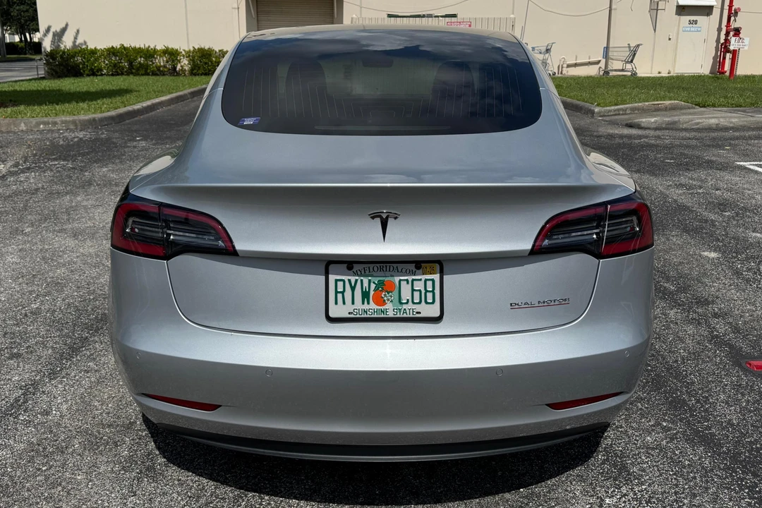 2018 Tesla Model 3 Performance - Image 5 of 31
