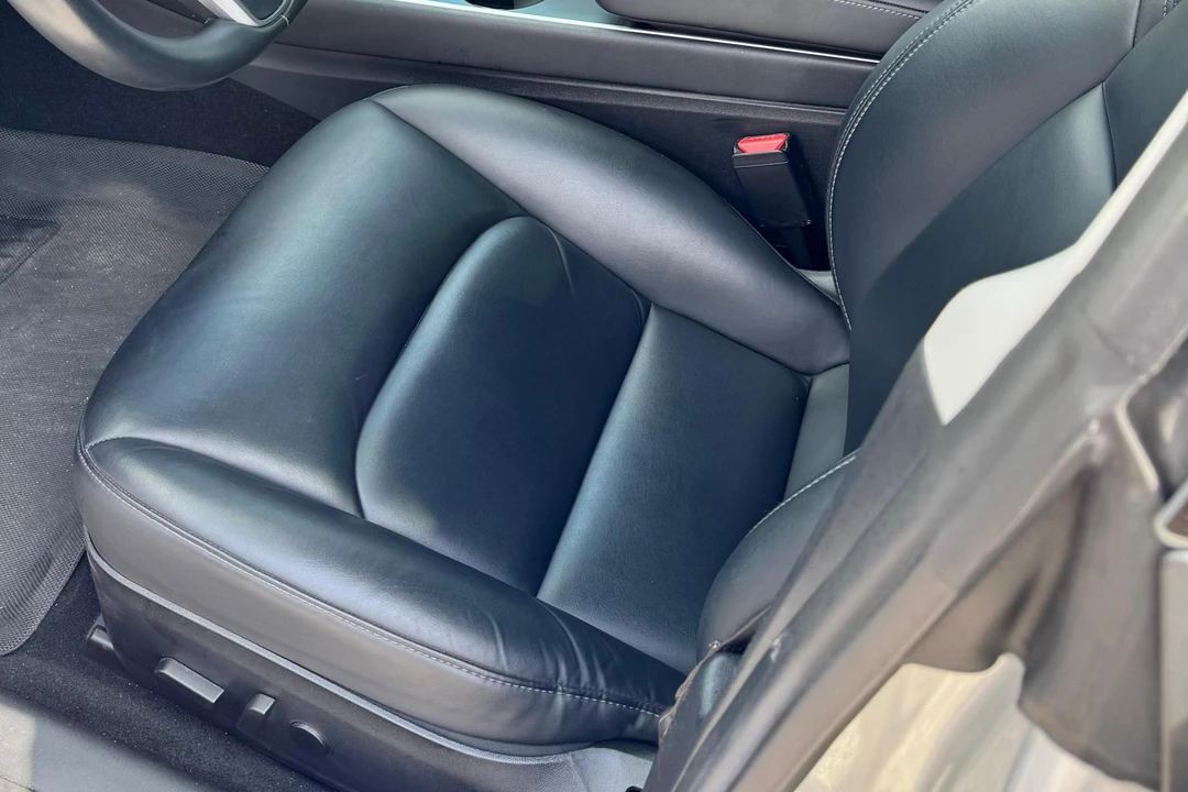 2018 Tesla Model 3 Performance - Image 23 of 31