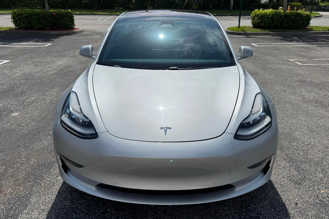 2018 Tesla Model 3 Performance - Image 2 of 31