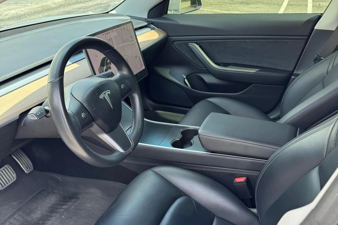 2018 Tesla Model 3 Performance - Image 22 of 31