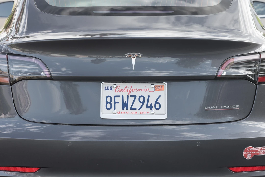2018 Tesla Model 3 Performance - Image 28 of 31