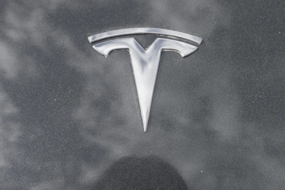 2018 Tesla Model 3 Performance - Image 13 of 31
