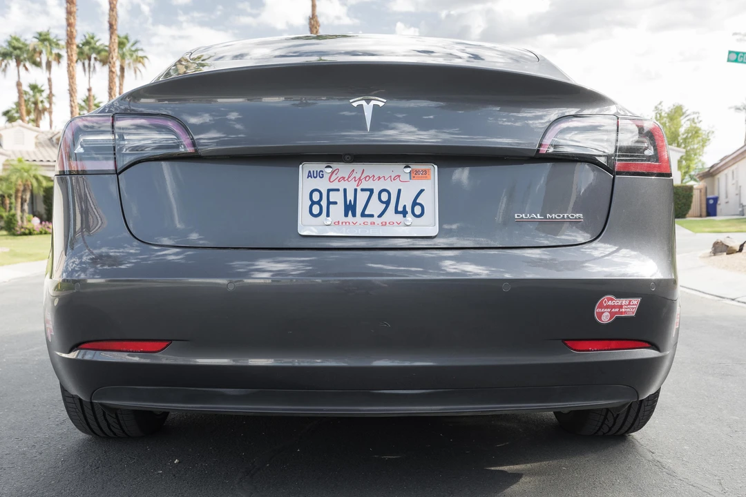 2018 Tesla Model 3 Performance - Image 9 of 31