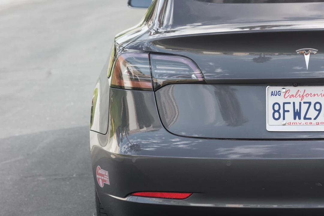 2018 Tesla Model 3 Performance - Image 26 of 31