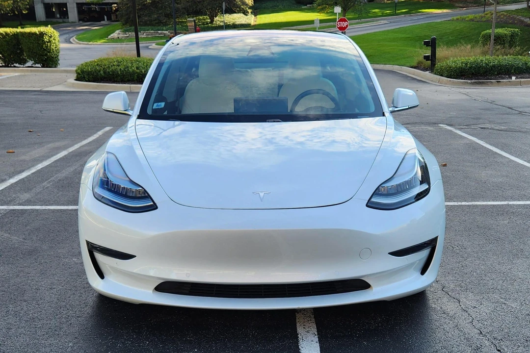 2018 Tesla Model 3 Performance - Image 2 of 31