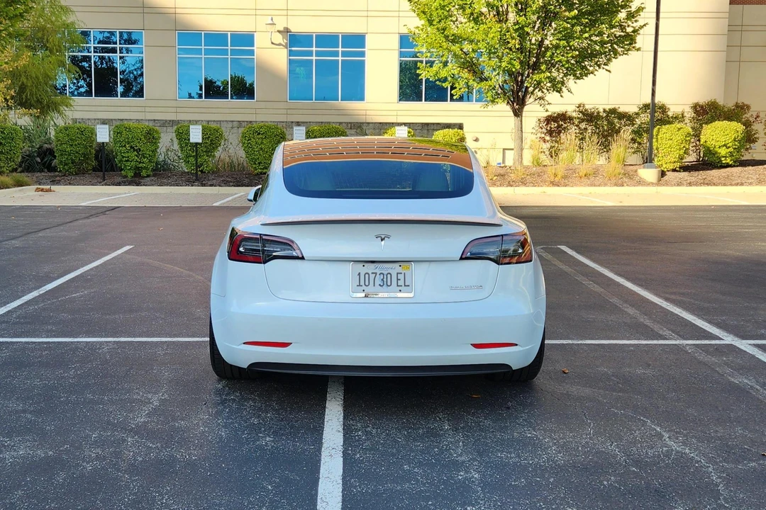 2018 Tesla Model 3 Performance - Image 11 of 31