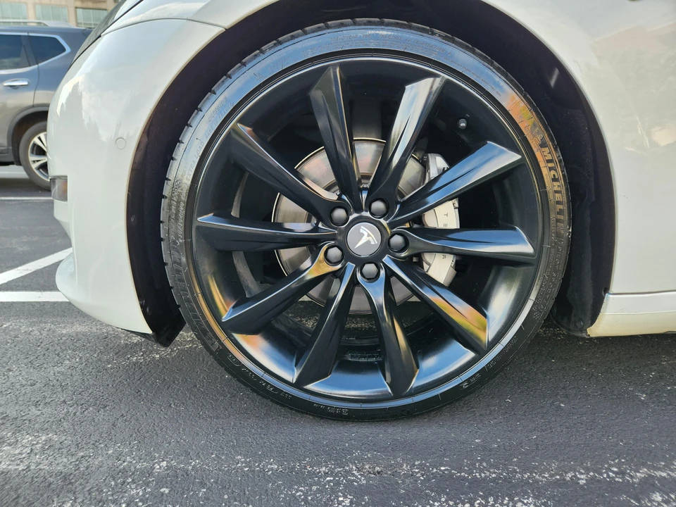 2018 Tesla Model 3 Performance - Image 28 of 31