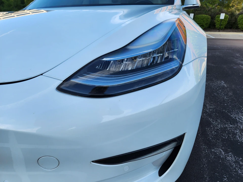 2018 Tesla Model 3 Performance - Image 18 of 31