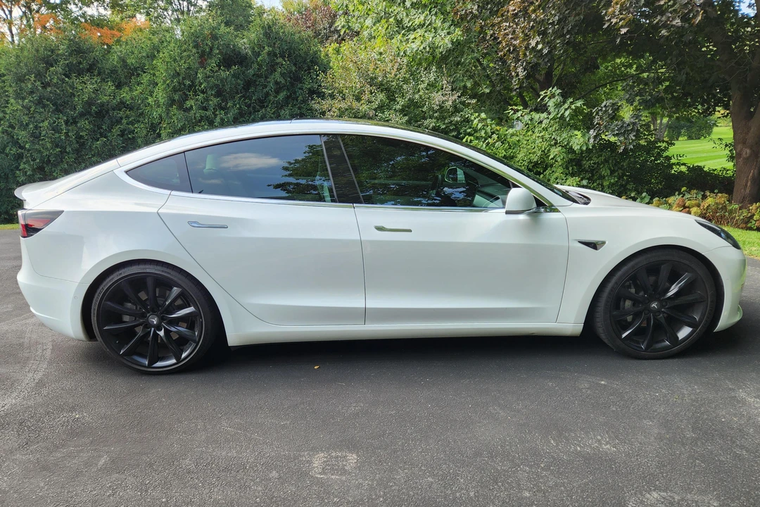 2018 Tesla Model 3 Performance - Image 3 of 31