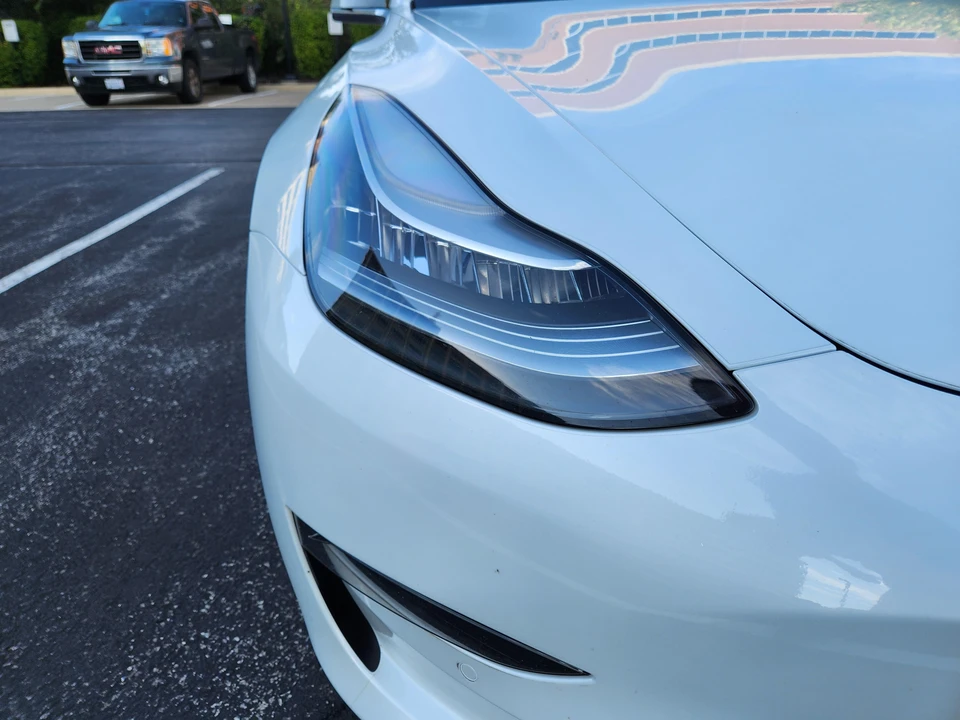 2018 Tesla Model 3 Performance - Image 17 of 31