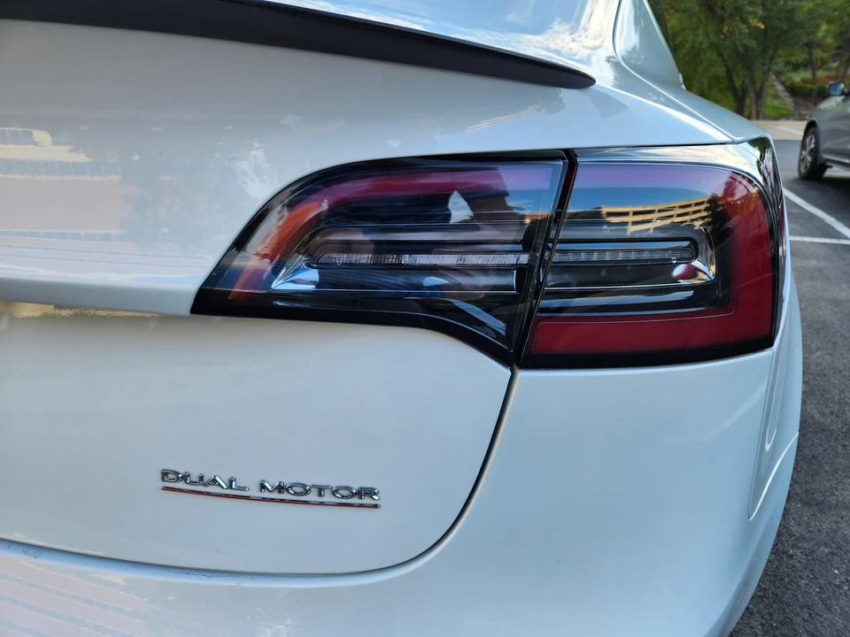 2018 Tesla Model 3 Performance - Image 21 of 31