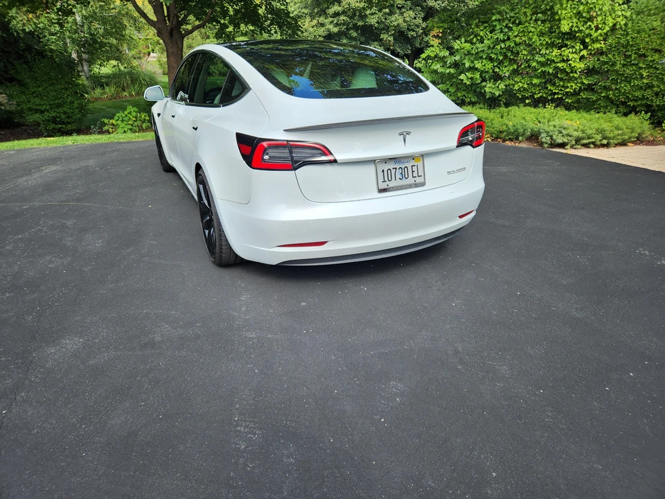 2018 Tesla Model 3 Performance - Image 10 of 31