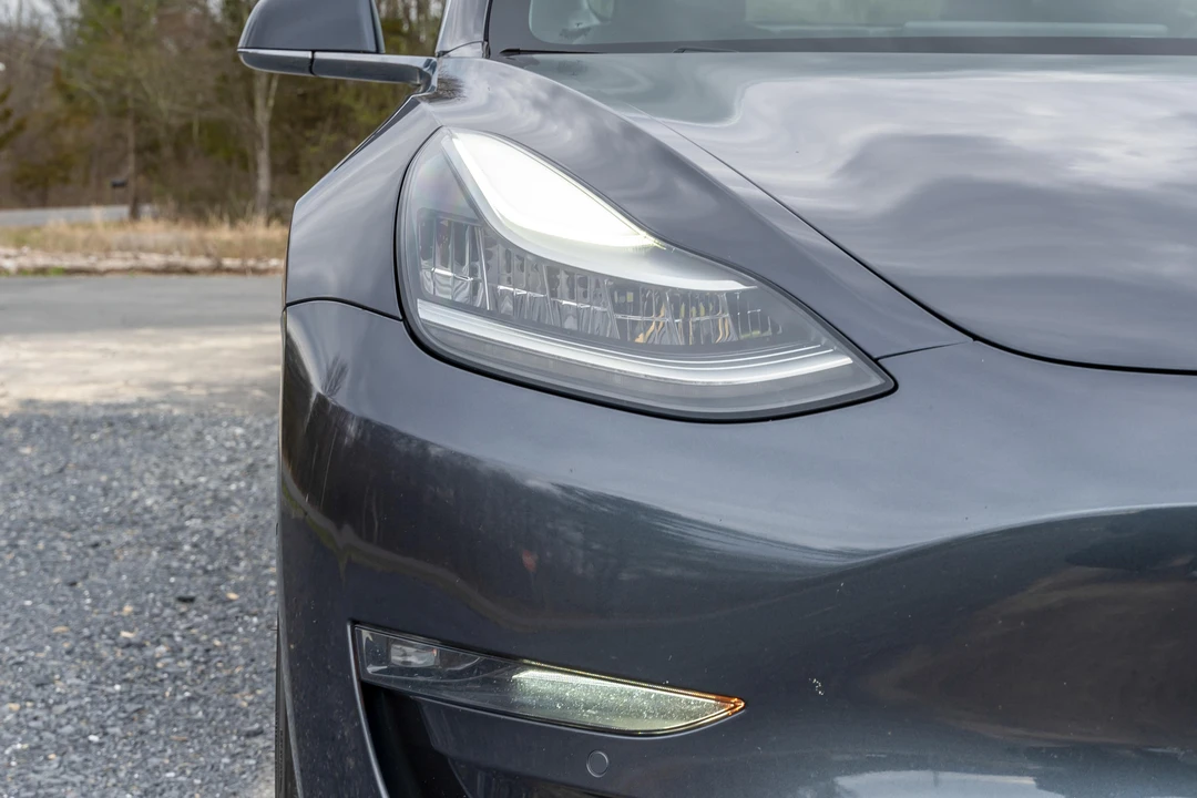 2018 Tesla Model 3 Performance - Image 10 of 31