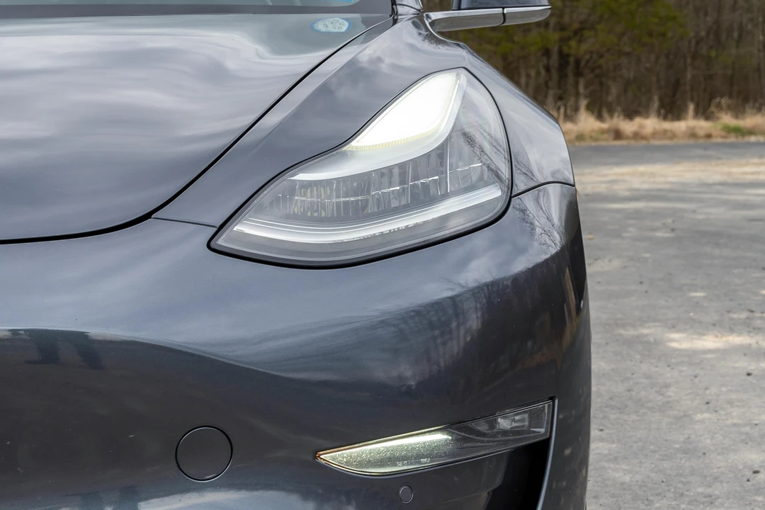 2018 Tesla Model 3 Performance - Image 11 of 31