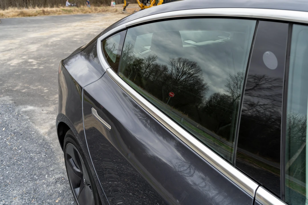 2018 Tesla Model 3 Performance - Image 24 of 31