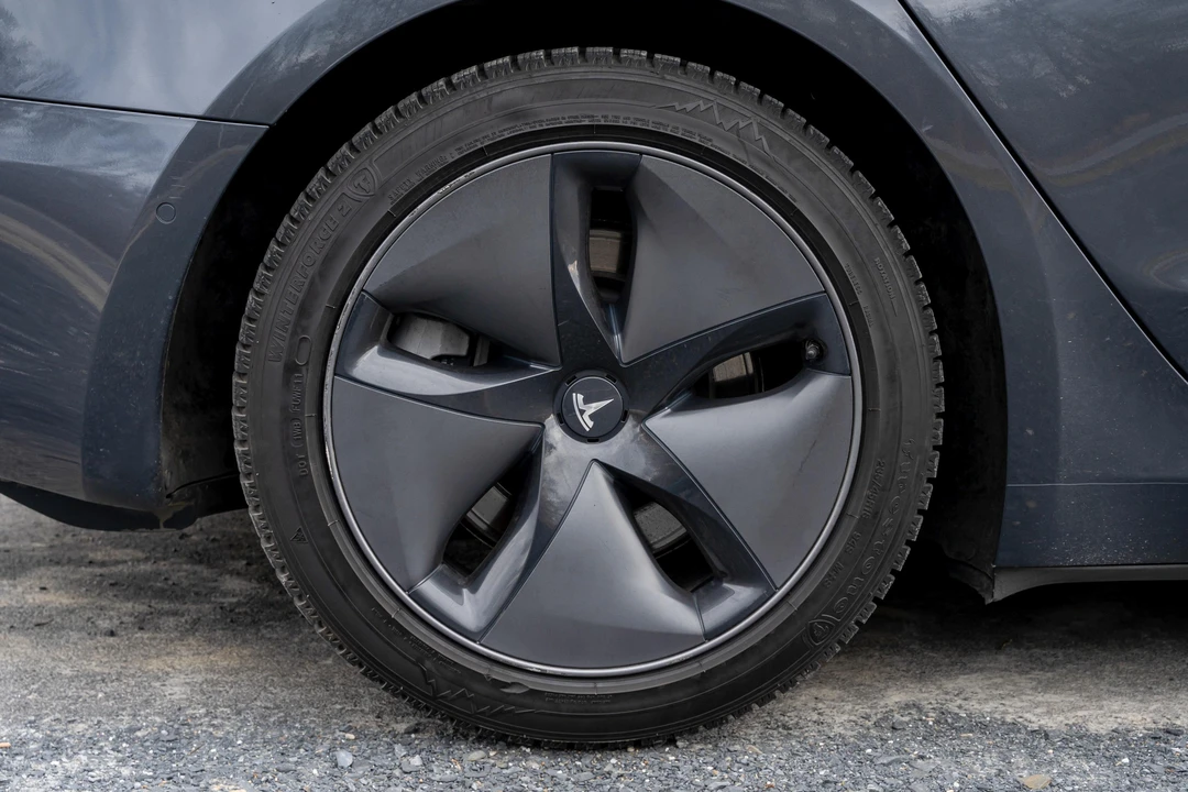 2018 Tesla Model 3 Performance - Image 30 of 31