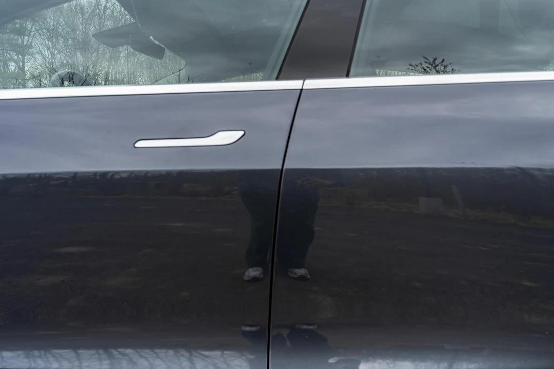 2018 Tesla Model 3 Performance - Image 16 of 31
