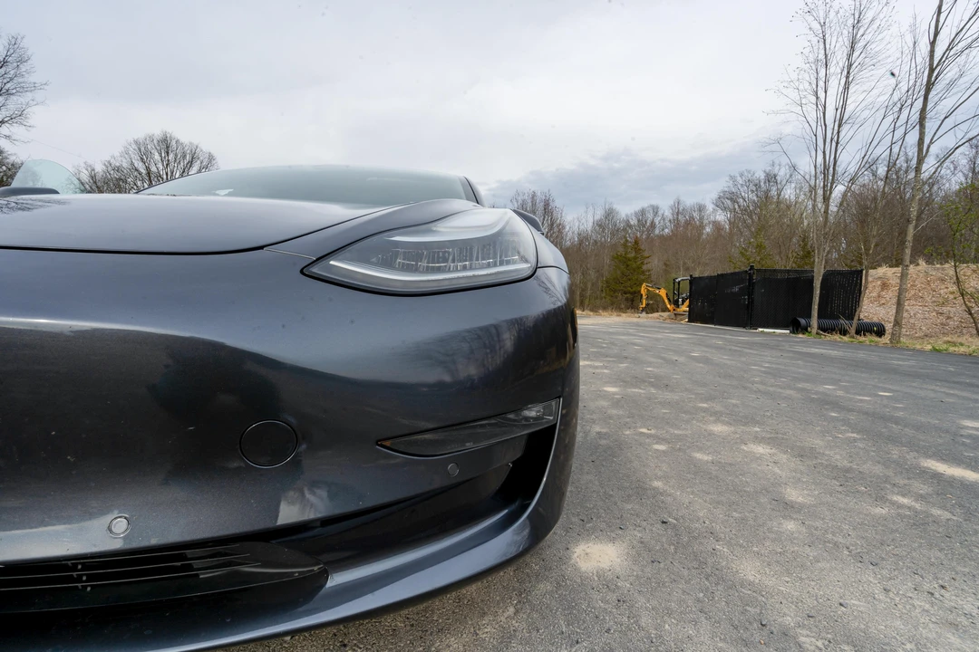 2018 Tesla Model 3 Performance - Image 12 of 31