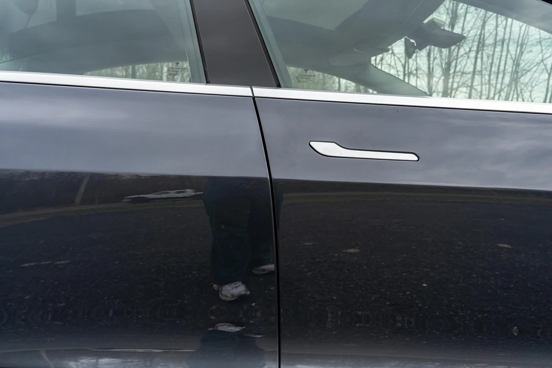 2018 Tesla Model 3 Performance - Image 25 of 31