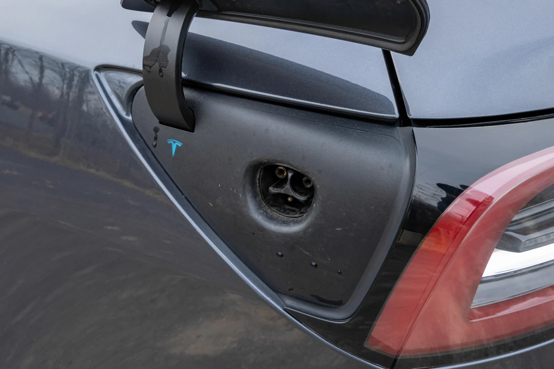 2018 Tesla Model 3 Performance - Image 19 of 31