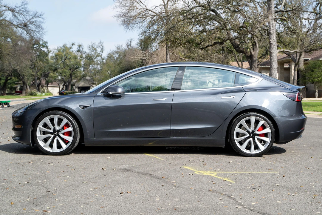 2018 Tesla Model 3 Performance - Image 8 of 31