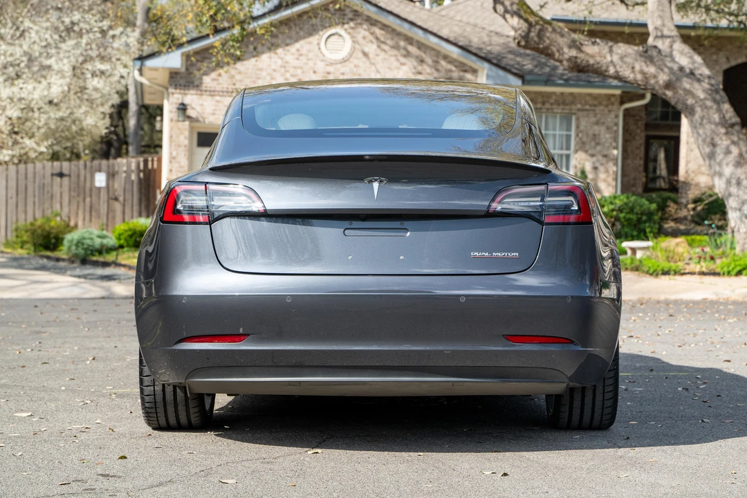 2018 Tesla Model 3 Performance - Image 10 of 31