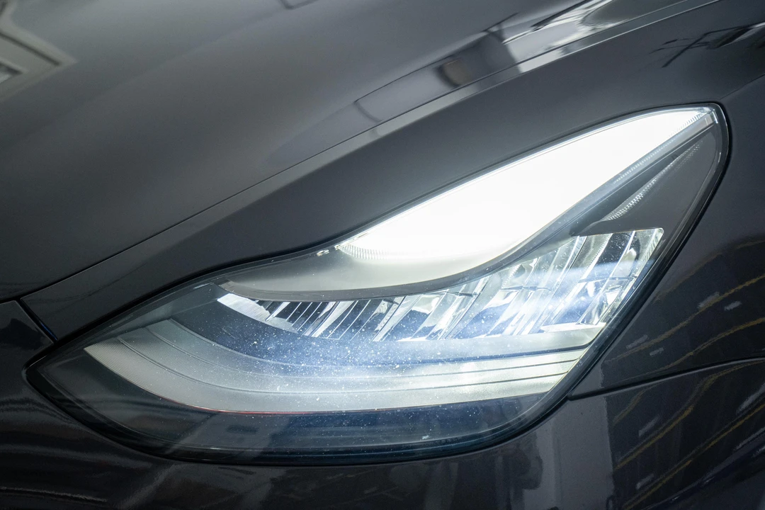 2018 Tesla Model 3 Performance - Image 23 of 31