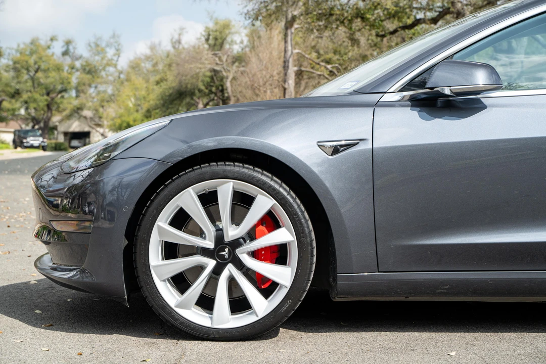 2018 Tesla Model 3 Performance - Image 27 of 31