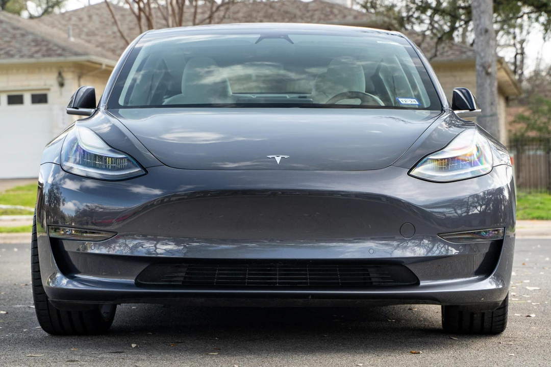 2018 Tesla Model 3 Performance - Image 2 of 31