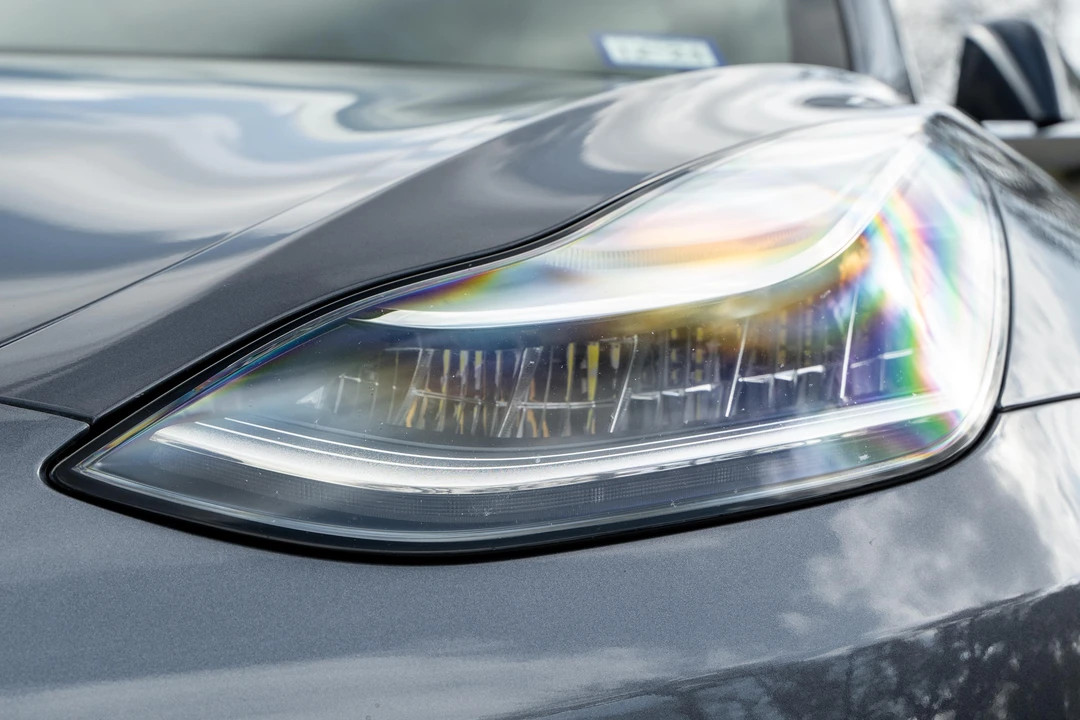 2018 Tesla Model 3 Performance - Image 22 of 31
