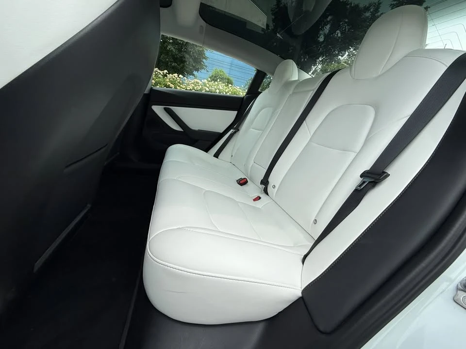 2018 Tesla Model 3 Performance - Image 14 of 17