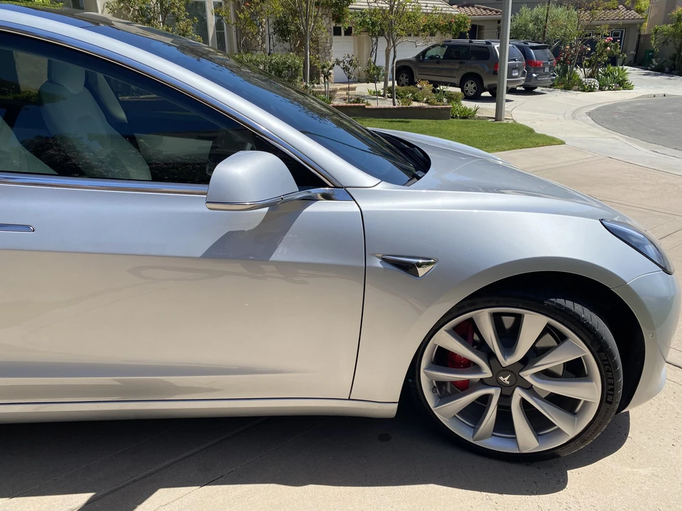 2018 Tesla Model 3 Performance - Image 11 of 13