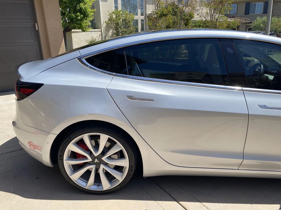 2018 Tesla Model 3 Performance - Image 10 of 13