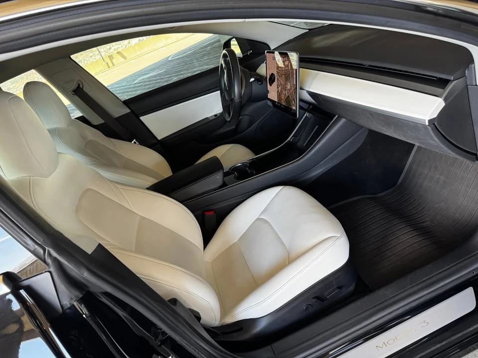 2018 Tesla Model 3 Performance - Image 18 of 18