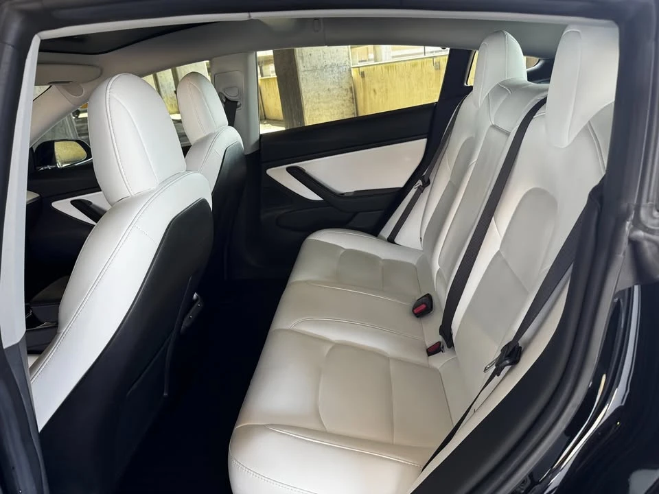 2018 Tesla Model 3 Performance - Image 17 of 18